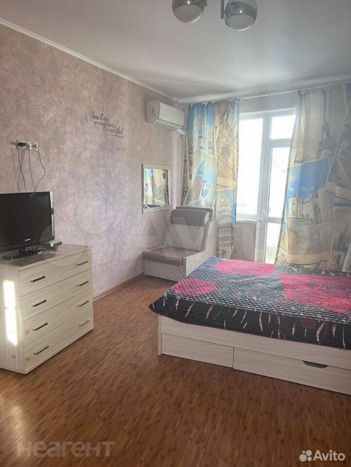 Сдается 1-комнатная квартира, 51 м²