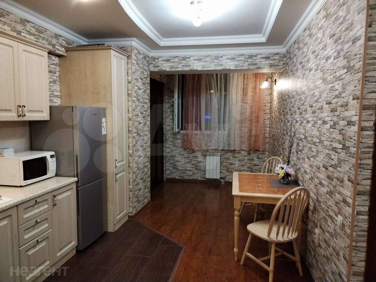 Сдается 1-комнатная квартира, 60 м²