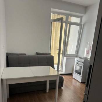 Продается 1-комнатная квартира, 49 м²