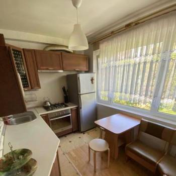 Продается 3-х комнатная квартира, 48 м²