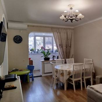 Продается Многокомнатная квартира, 100 м²