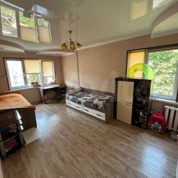 Продается Многокомнатная квартира, 82 м²