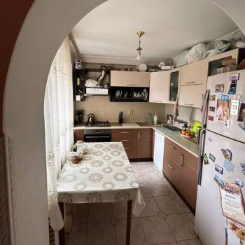 Продается Многокомнатная квартира, 82 м²