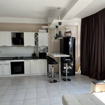 Продается 1-комнатная квартира, 42,5 м²