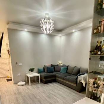 Продается 1-комнатная квартира, 41,3 м²