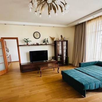 Продается 3-х комнатная квартира, 139 м²