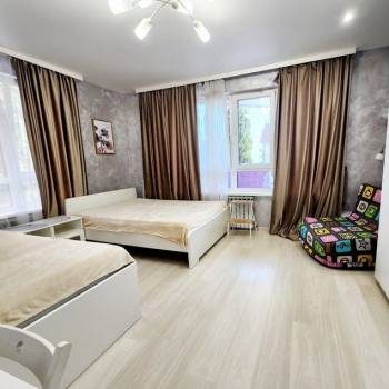 Продается 1-комнатная квартира, 45,6 м²