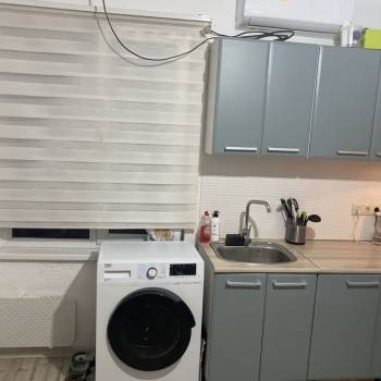 Продается 1-комнатная квартира, 124,9 м²