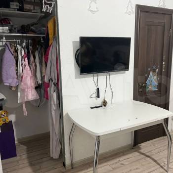 Продается 1-комнатная квартира, 124,9 м²