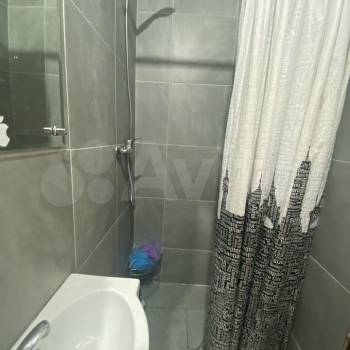 Продается 1-комнатная квартира, 124,9 м²