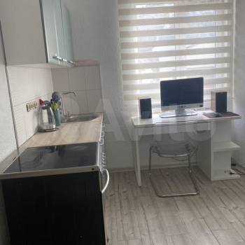 Продается 1-комнатная квартира, 124,9 м²