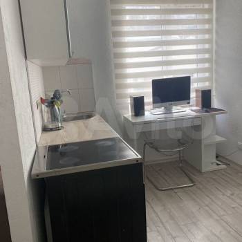 Продается 1-комнатная квартира, 124,9 м²