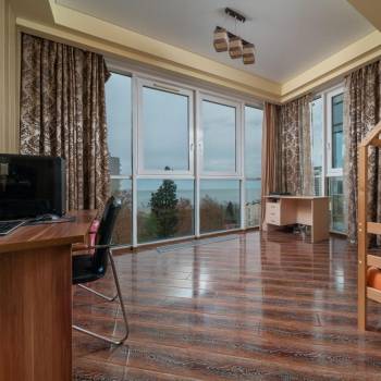 Продается 2-х комнатная квартира, 130,5 м²