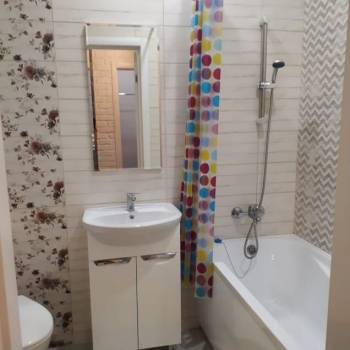 Продается 1-комнатная квартира, 42 м²