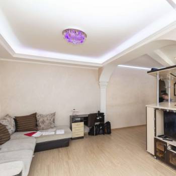 Продается 2-х комнатная квартира, 64 м²