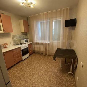 Продается 1-комнатная квартира, 43 м²