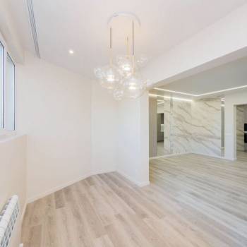 Продается Многокомнатная квартира, 180 м²