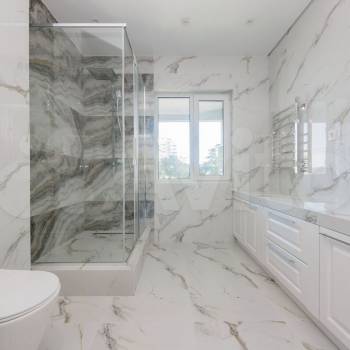 Продается Многокомнатная квартира, 180 м²