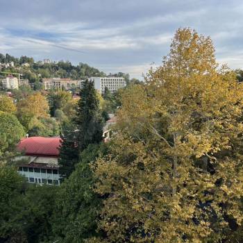 Продается 1-комнатная квартира, 60 м²