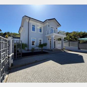 Продается Дом, 180 м²