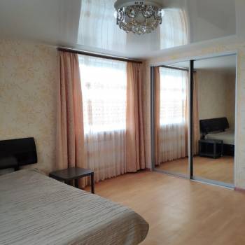 Сдается 1-комнатная квартира, 42 м²