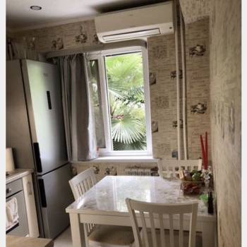 Продается 1-комнатная квартира, 32 м²