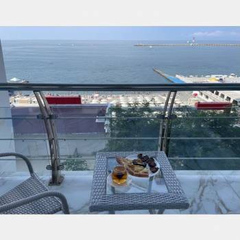 Продается 1-комнатная квартира, 37 м²