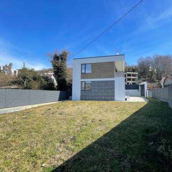 Продается Дом, 200 м²