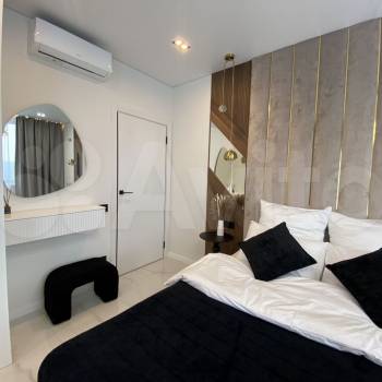 Продается 1-комнатная квартира, 43 м²