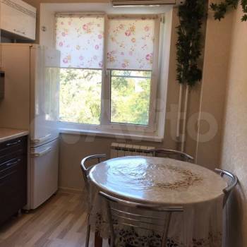 Сдается 1-комнатная квартира, 35 м²