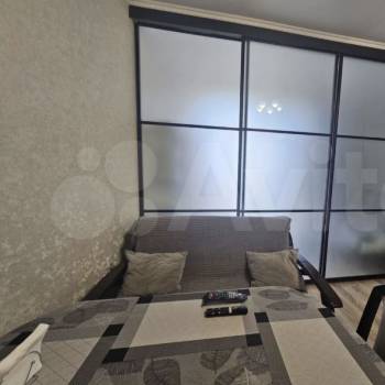 Продается 1-комнатная квартира, 37 м²