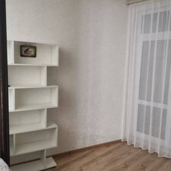 Продается 1-комнатная квартира, 37 м²
