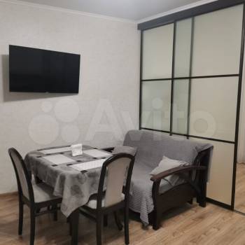 Продается 1-комнатная квартира, 37 м²