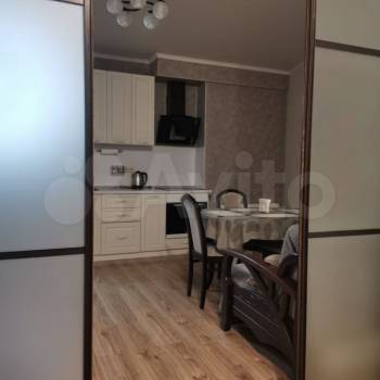 Продается 1-комнатная квартира, 37 м²