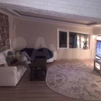 Продается Многокомнатная квартира, 140 м²