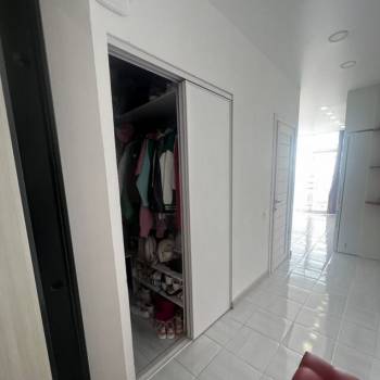 Продается 1-комнатная квартира, 53 м²