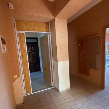 Продается 2-х комнатная квартира, 79 м²