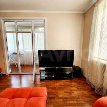 Сдается 2-х комнатная квартира, 98 м²