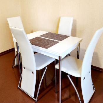 Сдается 2-х комнатная квартира, 98 м²