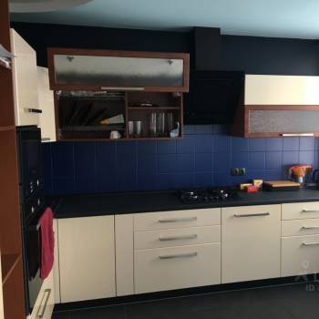 Продается 1-комнатная квартира, 73 м²