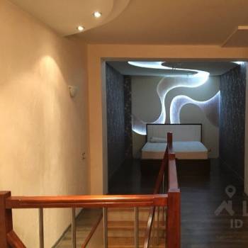 Продается 1-комнатная квартира, 73 м²