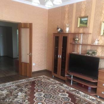 Сдается Многокомнатная квартира, 90 м²