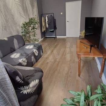 Продается Многокомнатная квартира, 107 м²