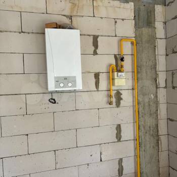 Продается 1-комнатная квартира, 42 м²