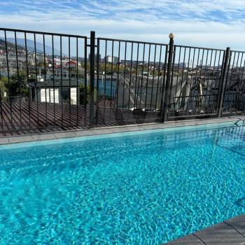 Продается 1-комнатная квартира, 42 м²