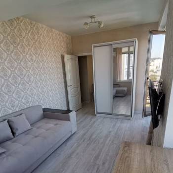 Продается 1-комнатная квартира, 42,4 м²