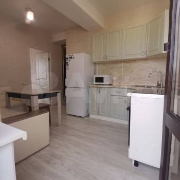 Продается 1-комнатная квартира, 42,4 м²