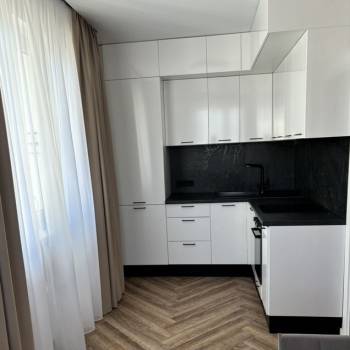 Продается 1-комнатная квартира, 37 м²