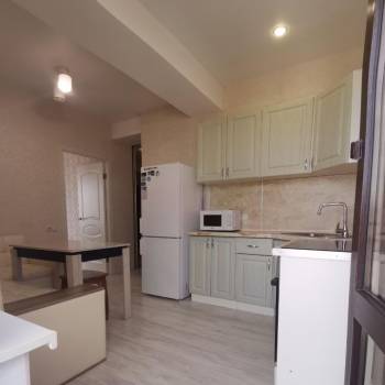 Продается 1-комнатная квартира, 42,4 м²