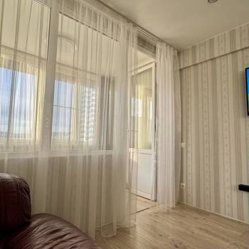 Продается 1-комнатная квартира, 36 м²